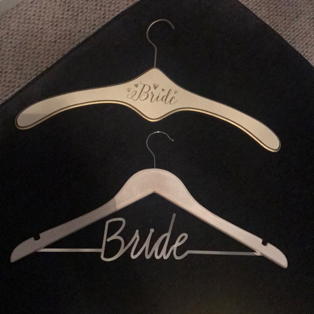 Bridal 👰🏼 hangers
